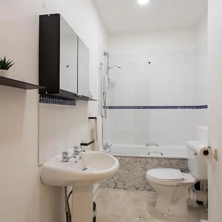 Апарт-готель Oxford Row Apartments, Leeds City Centre Лідс